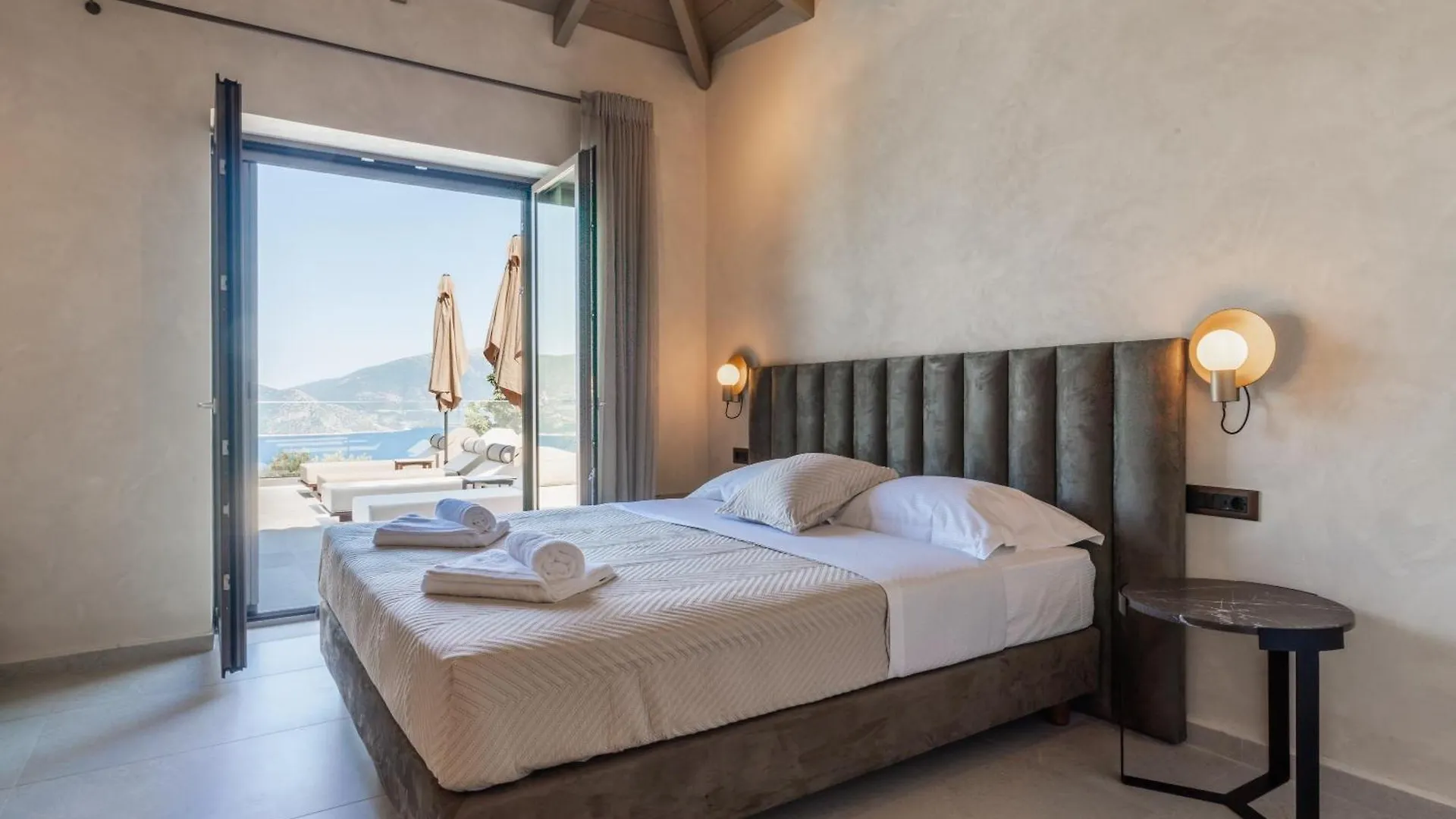 Fiscardo Sunny Villas 피스카던