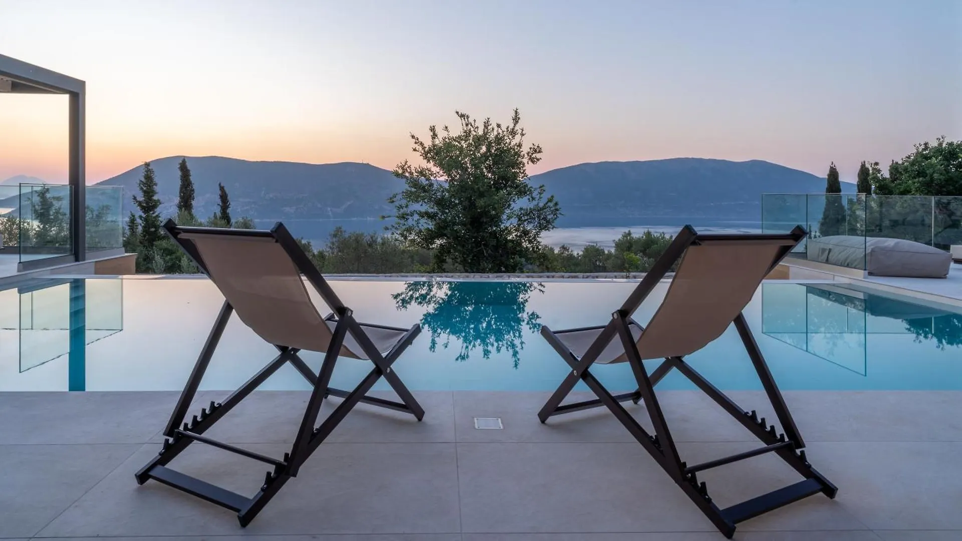 Fiscardo Sunny Villas 피스카던